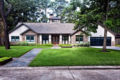 Traditional exterior home idea in Houston