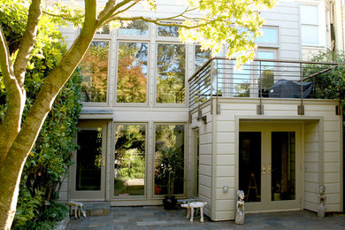 Contemporary house exterior in San Francisco with wood cladding.