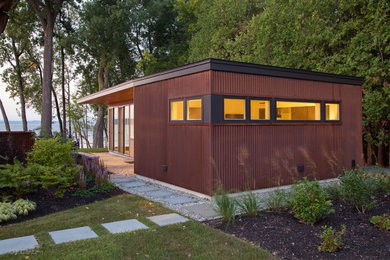 Inspiration for a contemporary exterior home remodel in Burlington