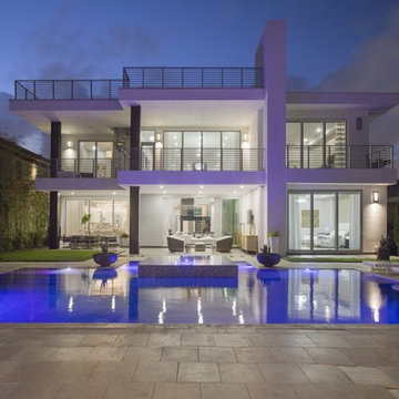 CONTEMPORARY HOME IN FORT LAUDERDALE