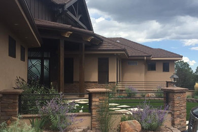 Inspiration for an exterior home remodel in Albuquerque