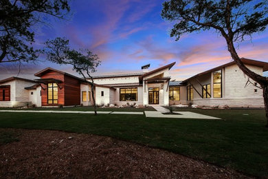 Contemporary Ranch by Todd Glowka Builder, Inc.