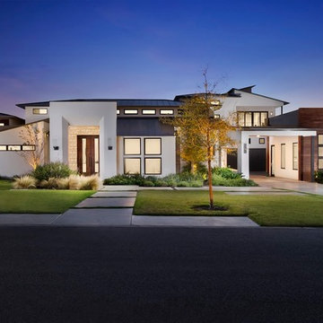 Contemporary / Transitional House in Terramont