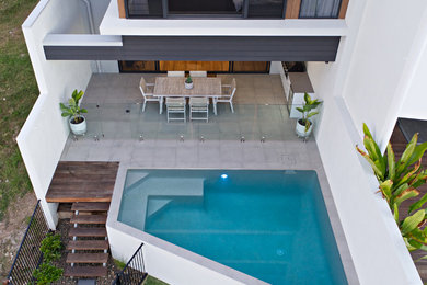 Zweistöckiges Modernes Einfamilienhaus mit Mix-Fassade und bunter Fassadenfarbe in Sunshine Coast