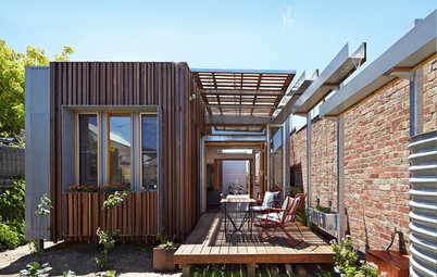 Houzz Tour: Convertible Courtyards Change the Game in Australia