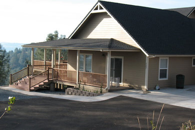 Example of a classic exterior home design in Sacramento