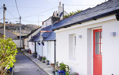 Houzz Tour: Overhauled Interiors in a Tiny Fisherman's Cottage