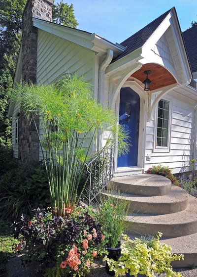 Transitional Exterior Cottage portico