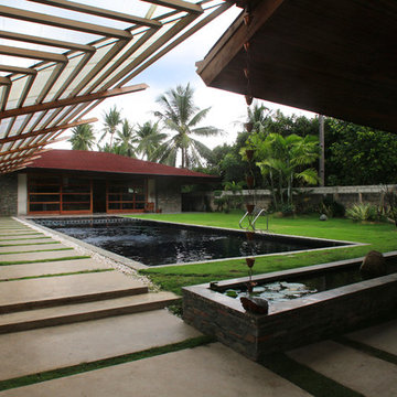 Courtyard & pool looking towards the sala