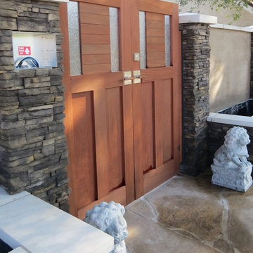 Courtyard Double Entry Gate with Stainless Steel Gate Hardware