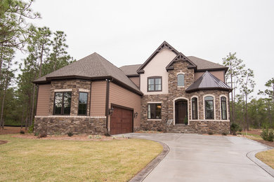 Example of a southwest exterior home design in Wilmington