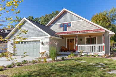 Inspiration for a craftsman exterior home remodel in Detroit