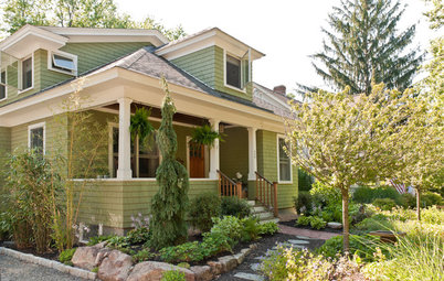 Houzz Tour: An Old-World Bungalow Earns a New Plan
