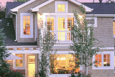 デンバーにあるトラディショナルスタイルのおしゃれな家の外観の写真