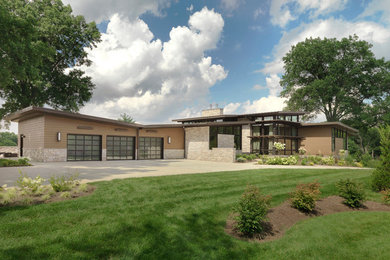 Photo of a contemporary house exterior in St Louis.