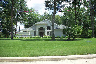 Example of a classic exterior home design in Chicago