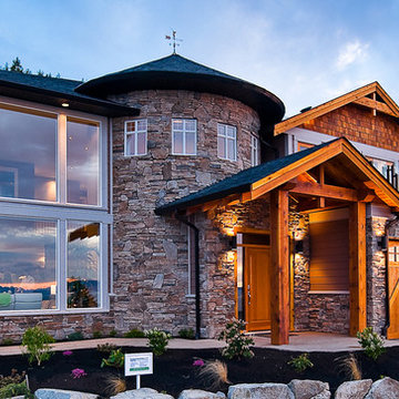 Custom Modern Home in Ontario
