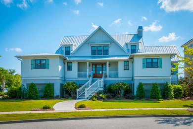 Haus mit weißer Fassadenfarbe in Charleston