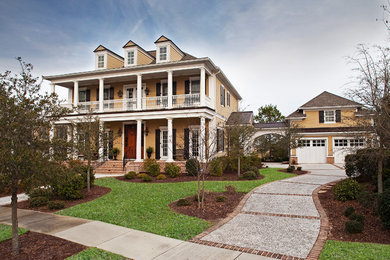 Elegant exterior home photo in Charleston