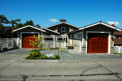 Elegant exterior home photo in Seattle