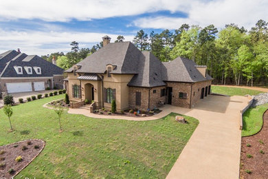 Traditional exterior home idea in Little Rock