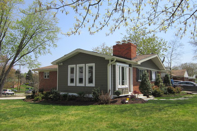 ワシントンD.C.にあるミッドセンチュリースタイルのおしゃれな家の外観の写真
