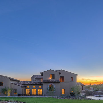 Desert Dwelling for Sports Enthusiasts | Rear Exterior View
