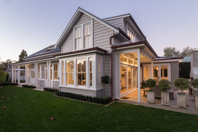Design ideas for a classic house exterior in Auckland.