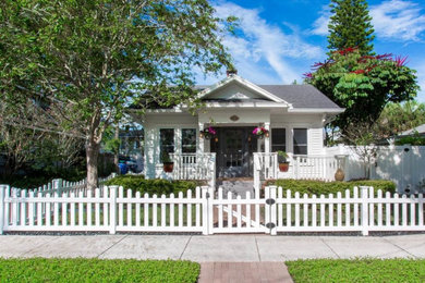 Design ideas for a bohemian house exterior in Tampa.