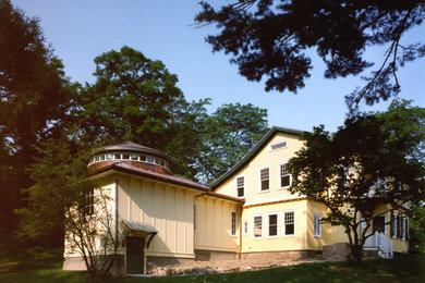 Example of a classic exterior home design in New York