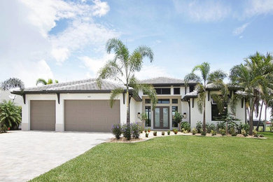 Transitional exterior home idea in Tampa