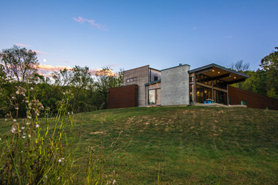 Minimalist exterior home photo in St Louis