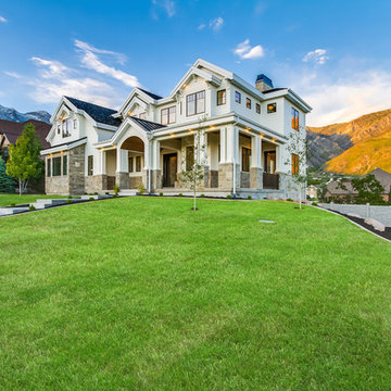 E Builders Homes - 2015 Utah Valley Parade - Modern American Farmhouse