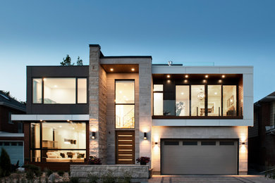 オタワにあるコンテンポラリースタイルのおしゃれな家の外観の写真