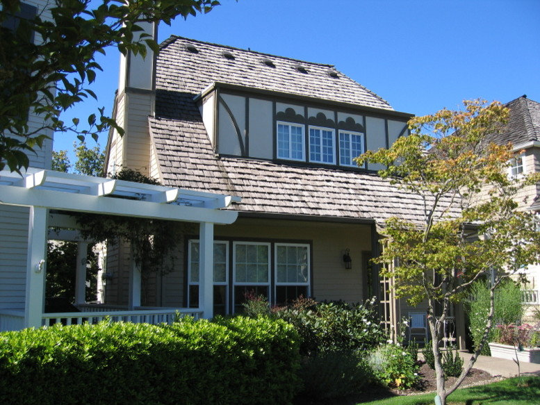 Edgewood Condominiums - Forest Heights neighborhood, Portland, OR