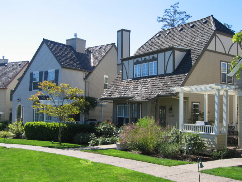 Edgewood Condominiums - Forest Heights neighborhood, Portland, OR