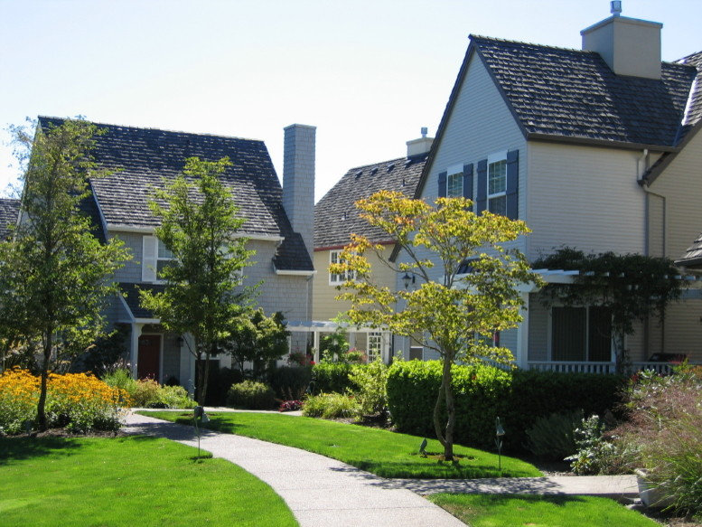 Edgewood Condominiums - Forest Heights neighborhood, Portland, OR