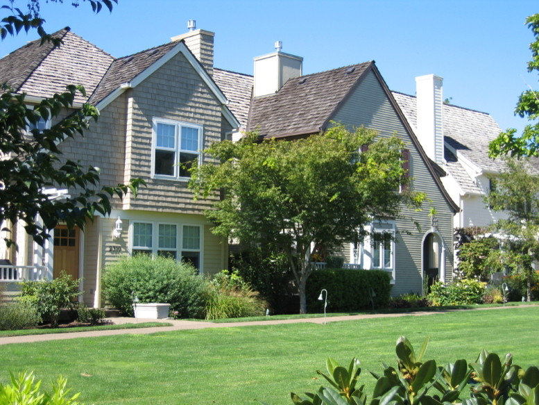Edgewood Condominiums - Forest Heights neighborhood, Portland, OR