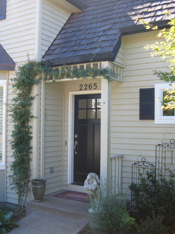 Edgewood Condominiums - Forest Heights neighborhood, Portland, OR