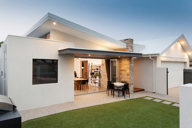 Einstöckiges Modernes Haus mit weißer Fassadenfarbe in Perth