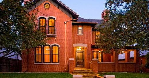 Houzz Tour: Farmhouse Style With an Unusual Inspiration