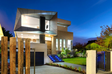 Inspiration for a contemporary house exterior in Melbourne.