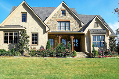 Example of a classic exterior home design in Little Rock