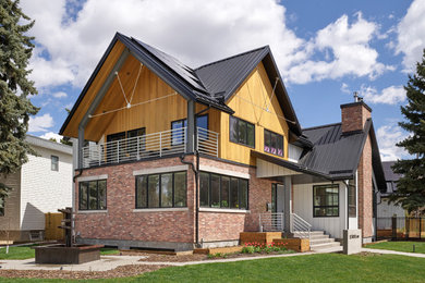Cottage exterior home photo in Edmonton