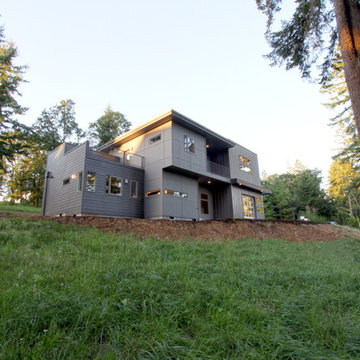 Exterior of urban modern hillside residence in Oregon