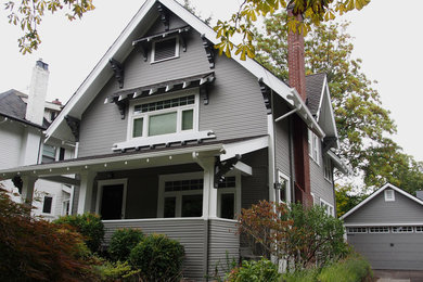 Example of an arts and crafts exterior home design in Portland