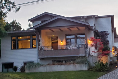 シアトルにあるおしゃれな家の外観の写真