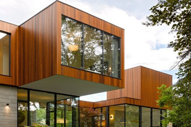 This is an example of a modern house exterior in Toronto.