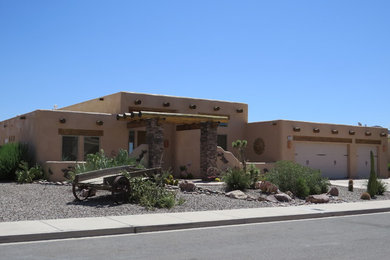 Inspiration for an exterior home remodel in Las Vegas