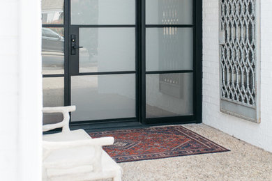 Ispirazione per la villa bianca contemporanea di medie dimensioni con rivestimento in mattoni